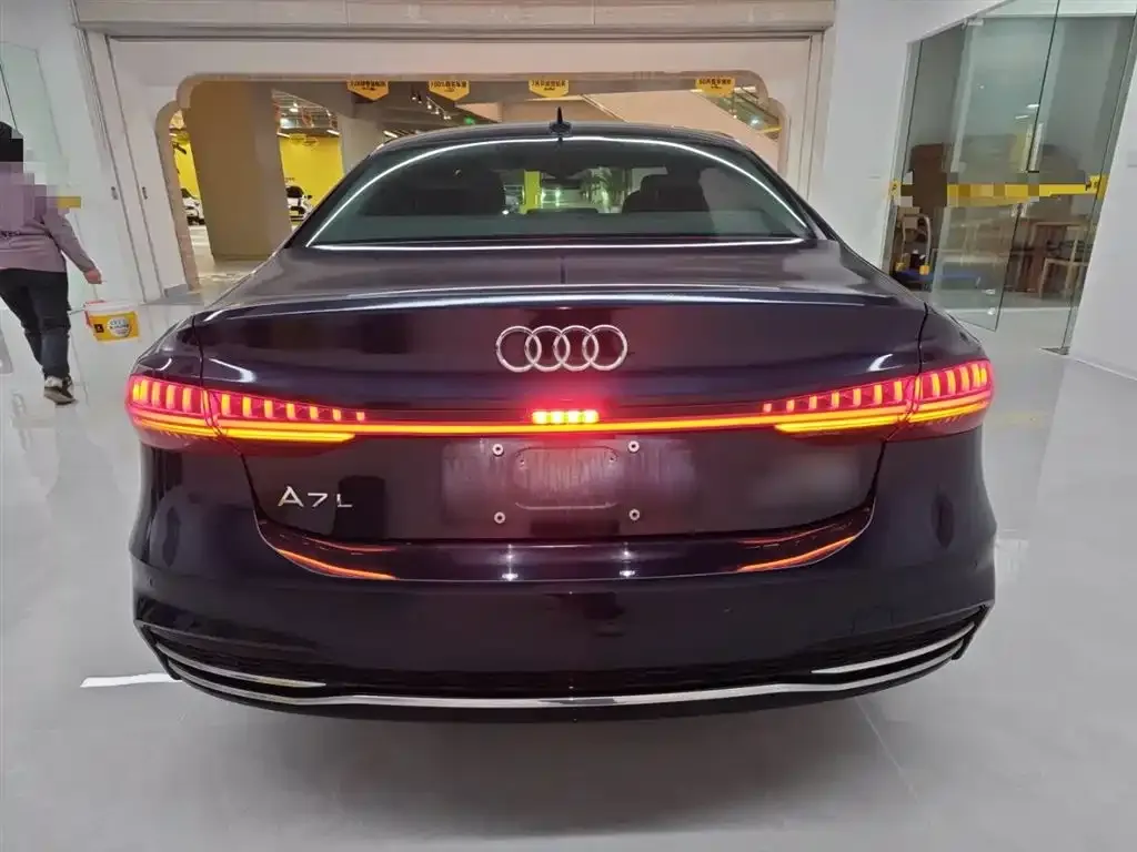 Audi A7L 2023 из CN, фото 5