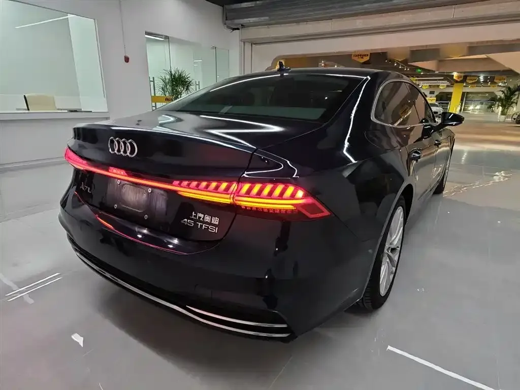 Audi A7L 2023 из CN, фото 4