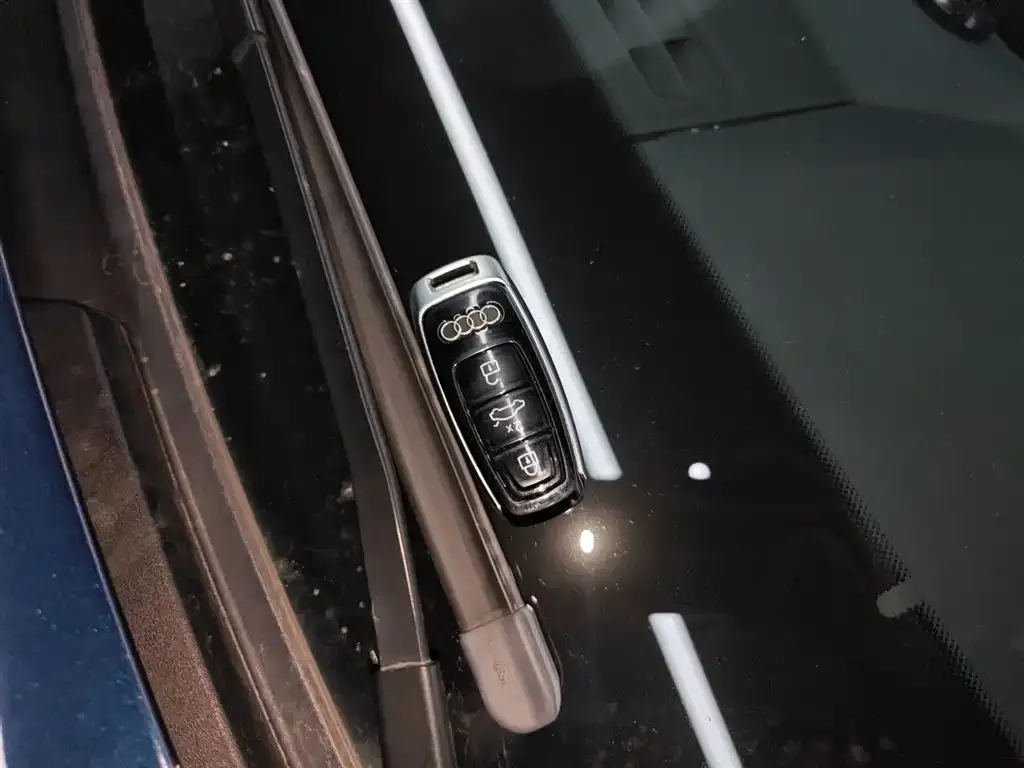 Audi A7L 2023 из CN, фото 6