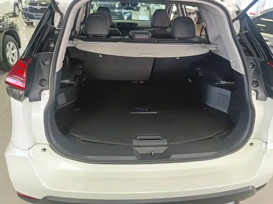 Nissan X-Trail 2023 из CN, фото 3