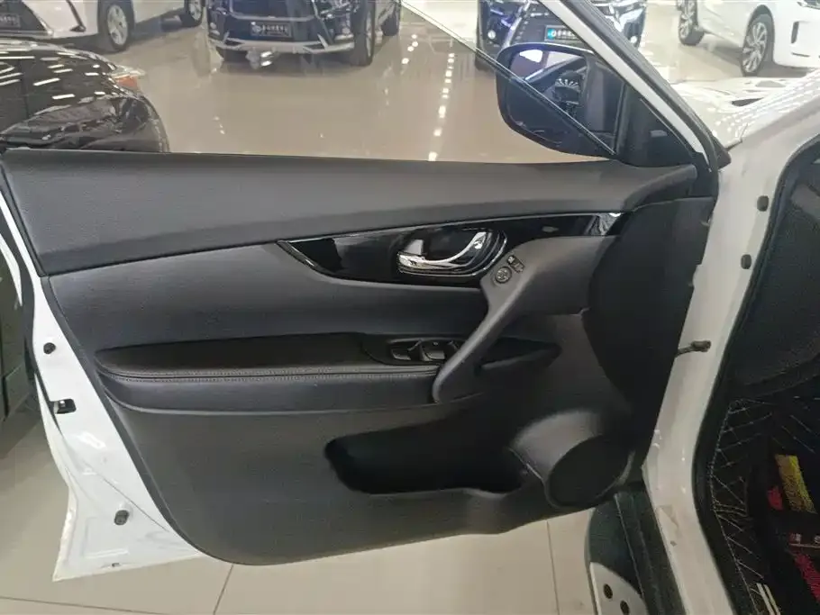 Nissan X-Trail 2023 из CN, фото 4