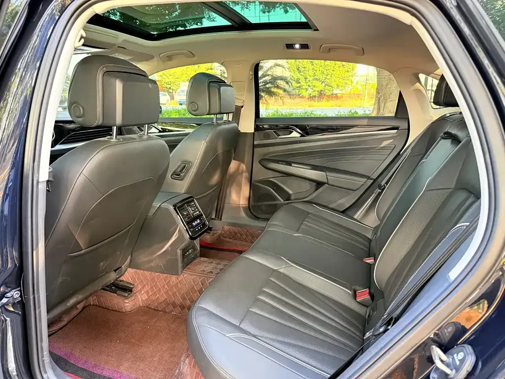 Volkswagen Passat 2024 из CN, фото 4