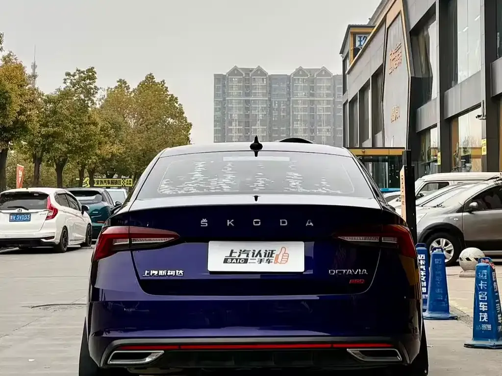 Skoda Octavia — фото 6