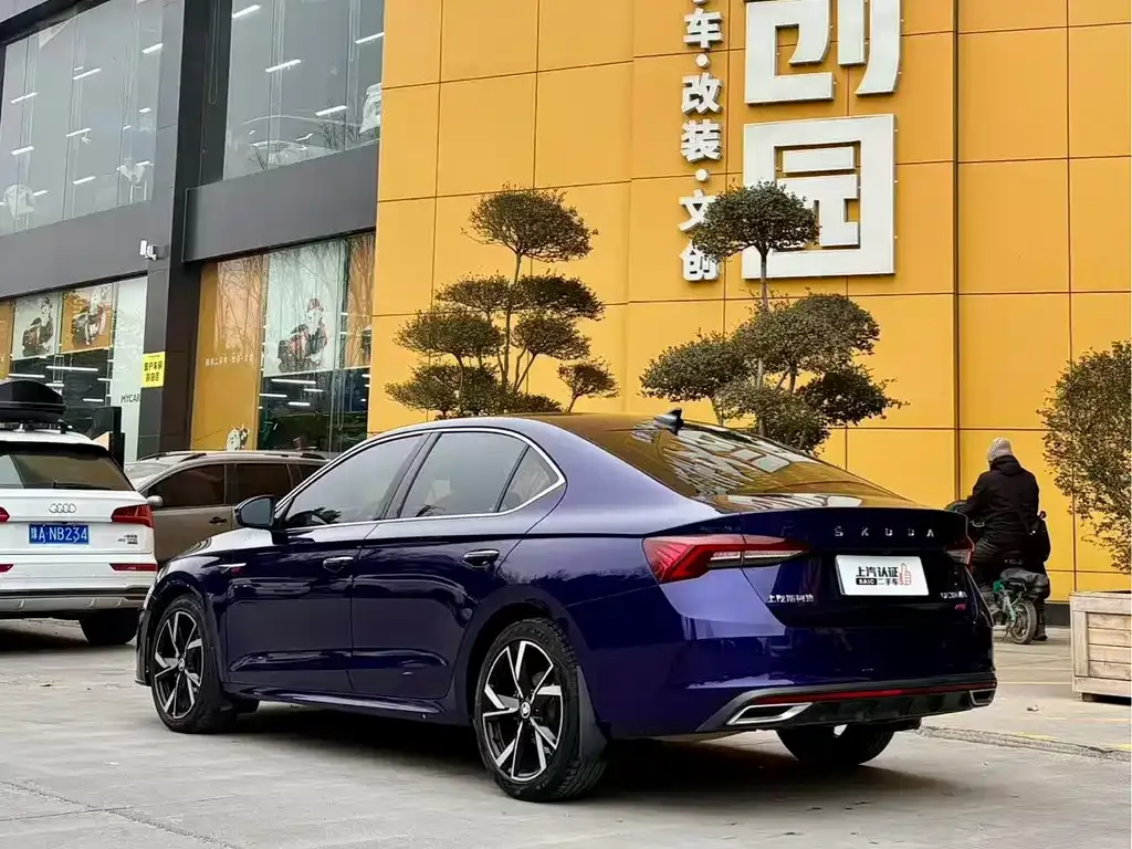 Skoda Octavia — фото 4