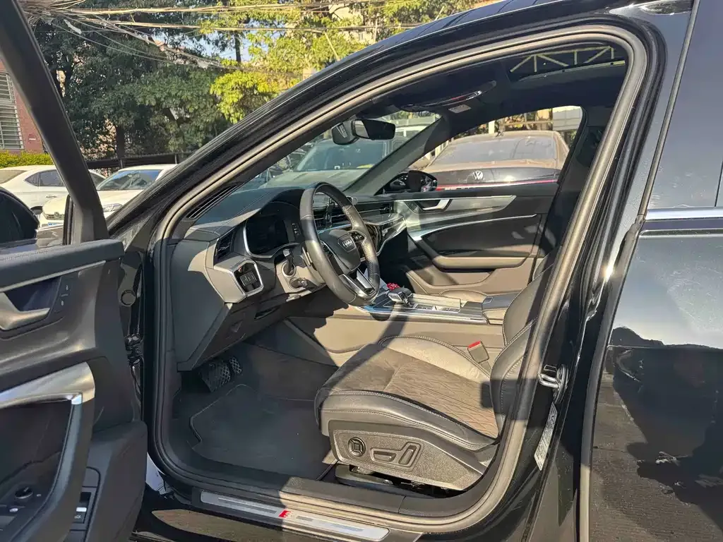 Audi A6L 2022 из CN, фото 8