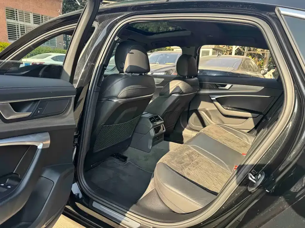 Audi A6L 2022 из CN, фото 7