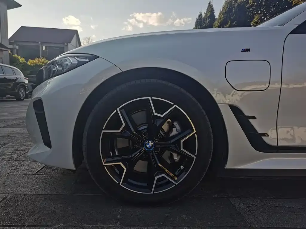 BMW i3 2024 из CN, фото 2
