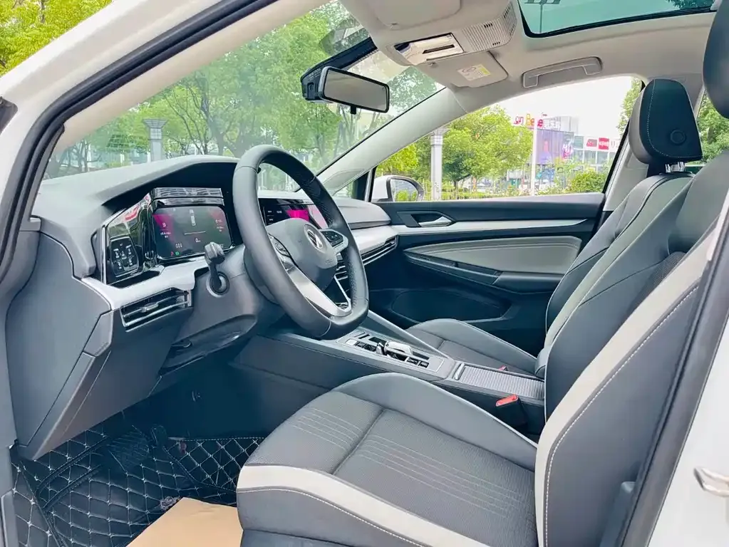 Volkswagen Golf 2021 из CN, фото 7