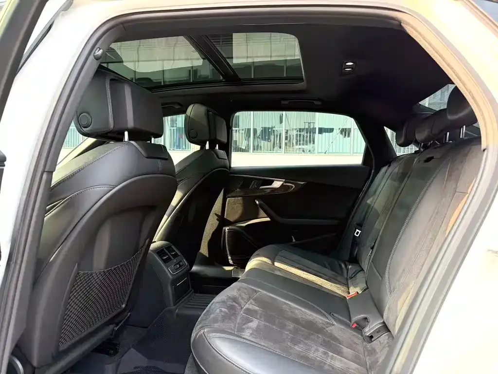 Audi A4L 2021 из CN, фото 9
