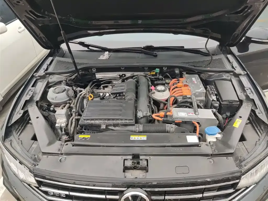 Volkswagen Magotan GTE PHEV 2022 из CN, фото 9
