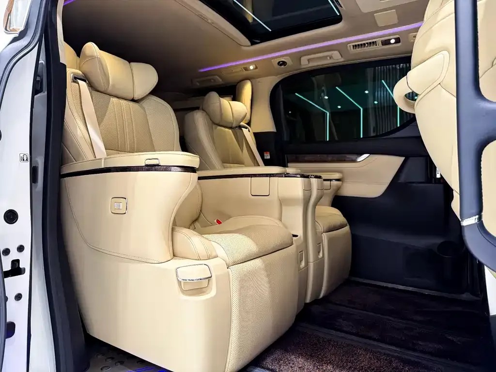 Toyota Alphard 2022 из CN, фото 8
