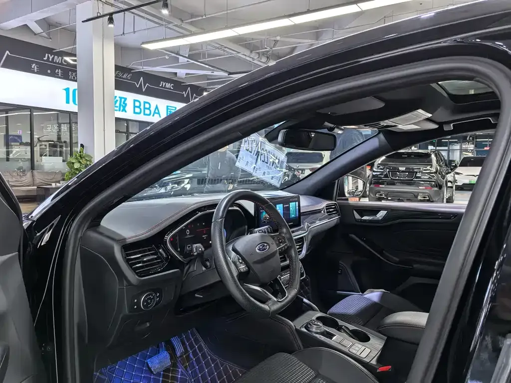 Ford Focus 2021 из CN, фото 7