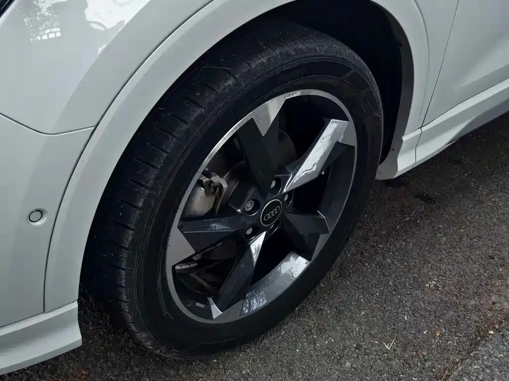 Audi Q3 2023 из CN, фото 3