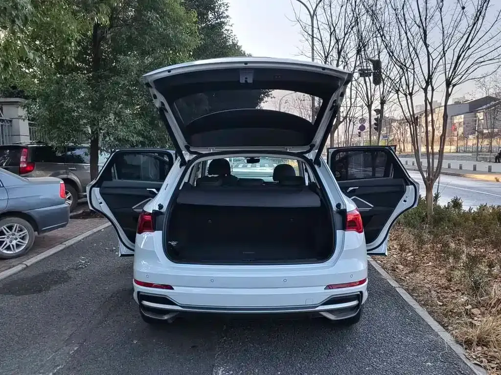 Audi Q3 2023 из CN, фото 4