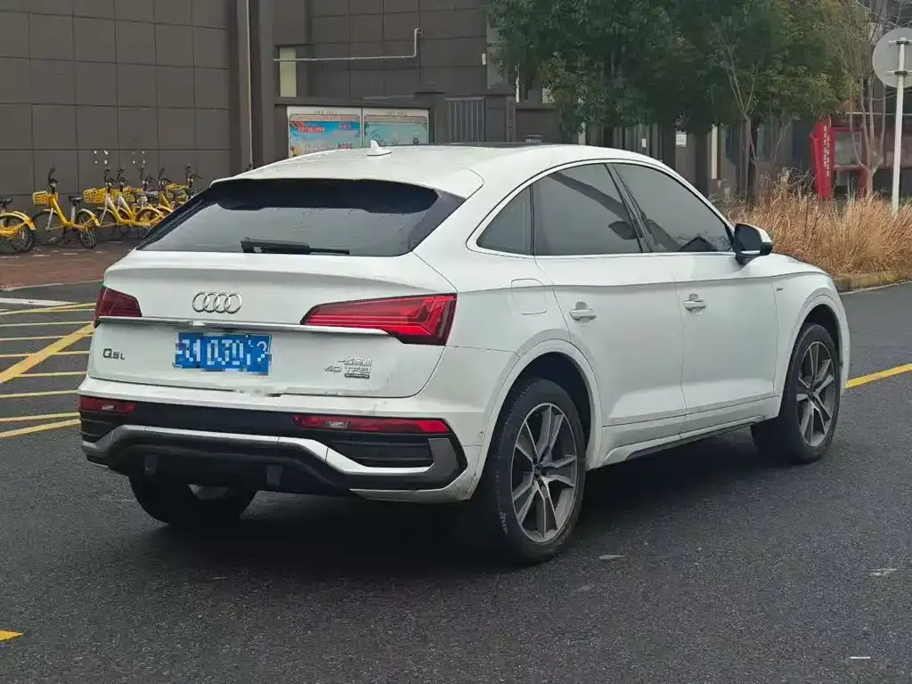 Audi Q5L Sportback 2022 из CN, фото 4