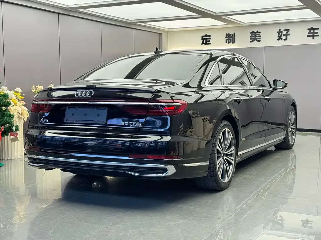 Audi A8 2023 из CN, фото 10