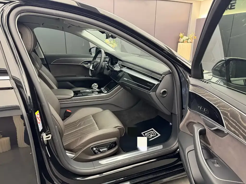 Audi A8 2023 из CN, фото 9