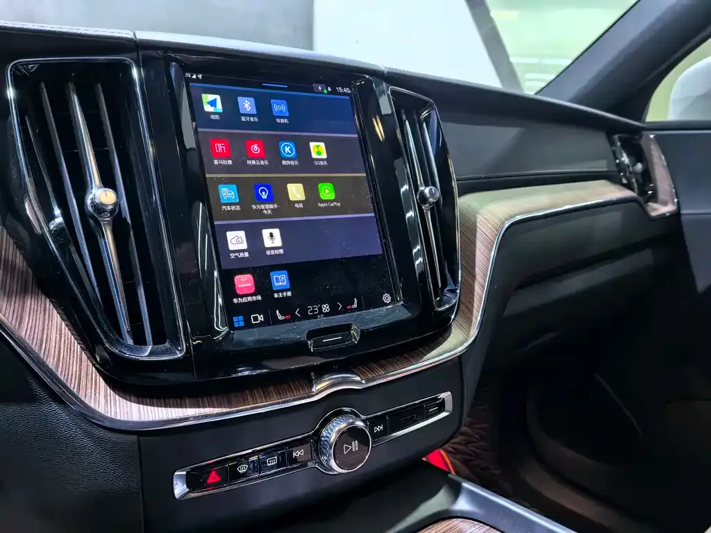 Volvo XC60 2023 из CN, фото 9