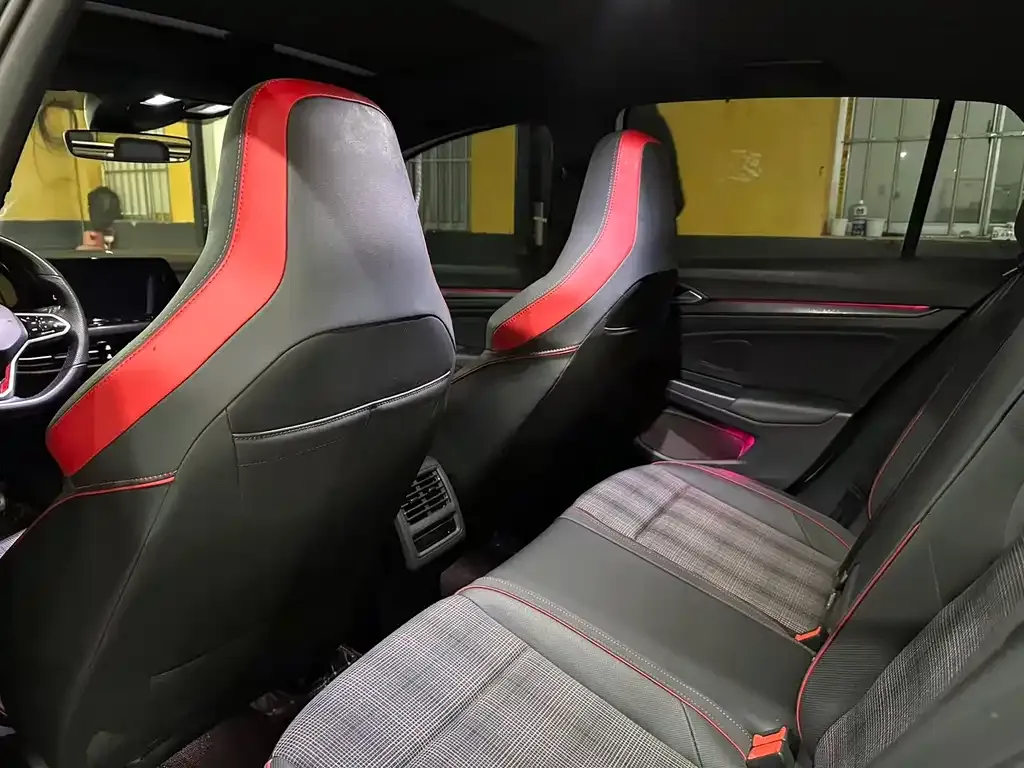 Volkswagen Golf GTI 2023 из CN, фото 4