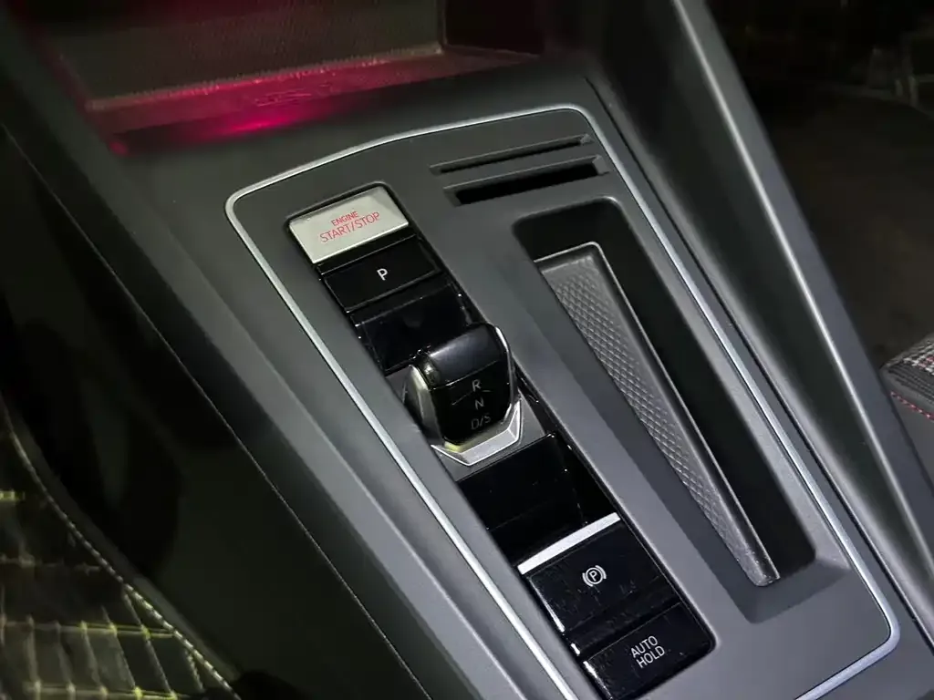 Volkswagen Golf GTI 2023 из CN, фото 8