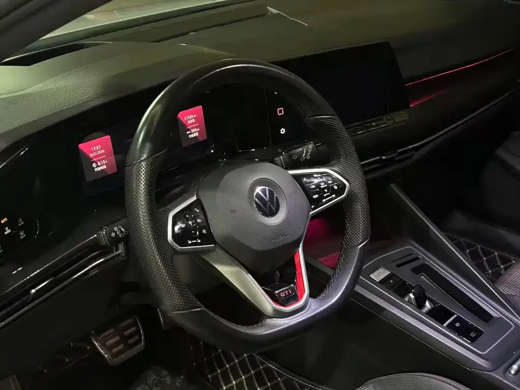 Volkswagen Golf GTI 2023 из CN, фото 2