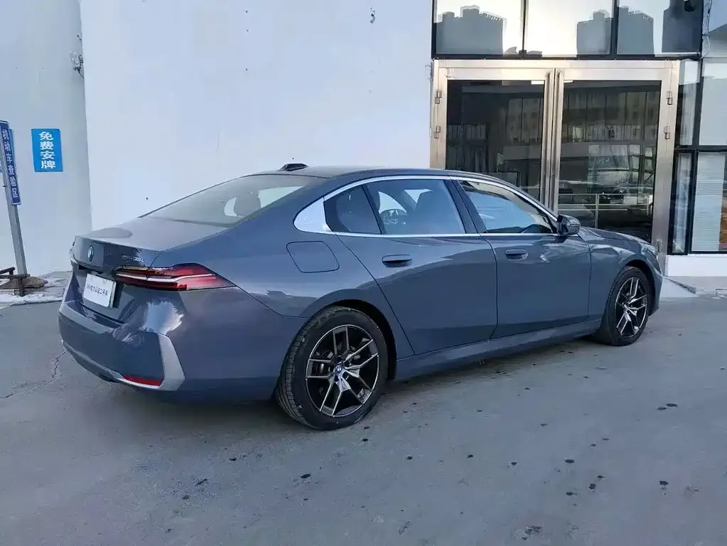 BMW i5 2025 из CN, фото 8