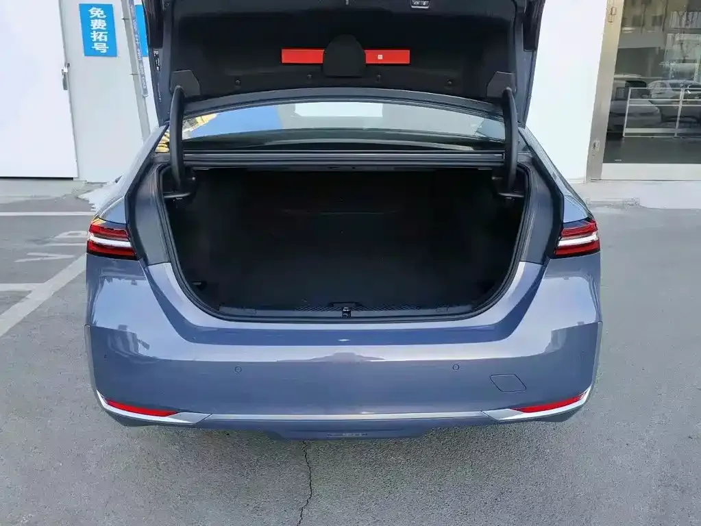 BMW i5 2025 из CN, фото 3