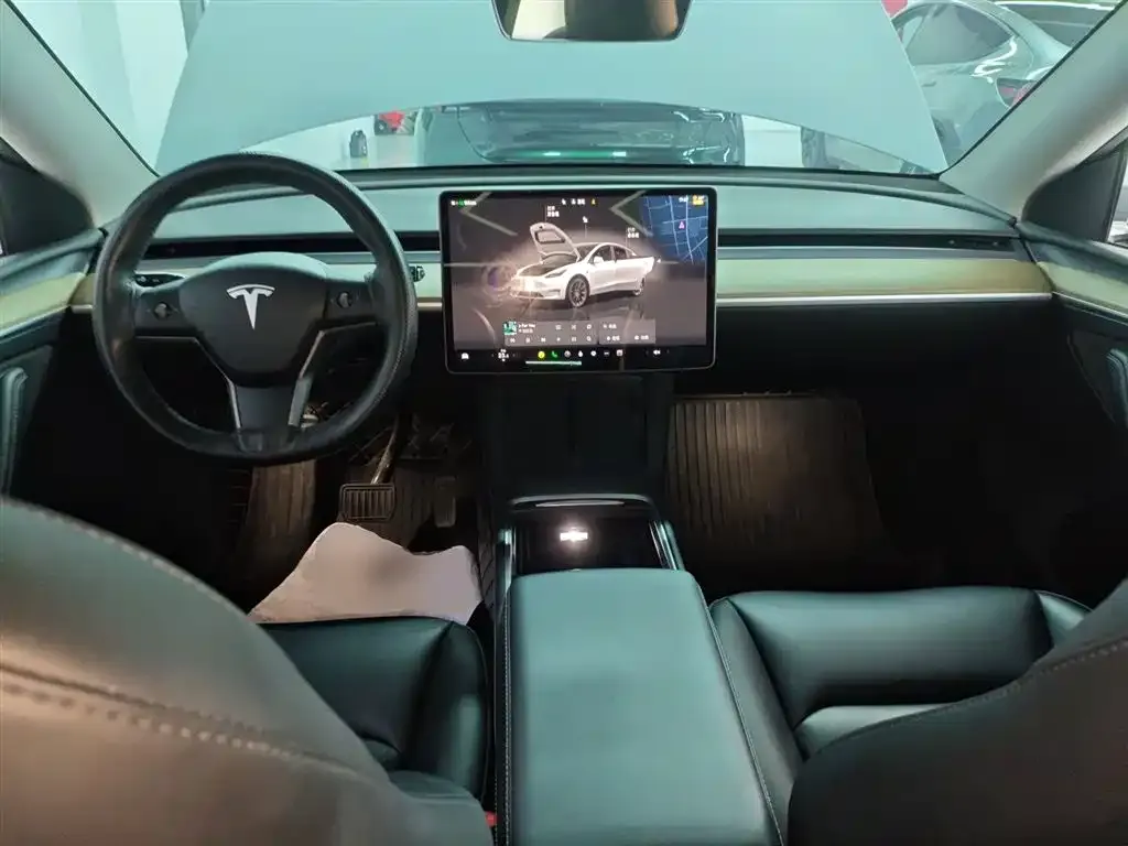 Tesla Model Y 2023 из CN, фото 2