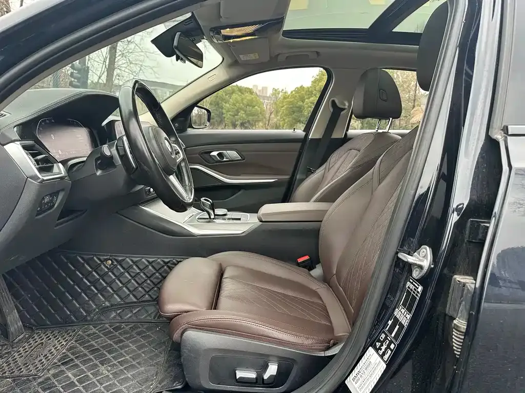 BMW 3 Series 2022 из CN, фото 2
