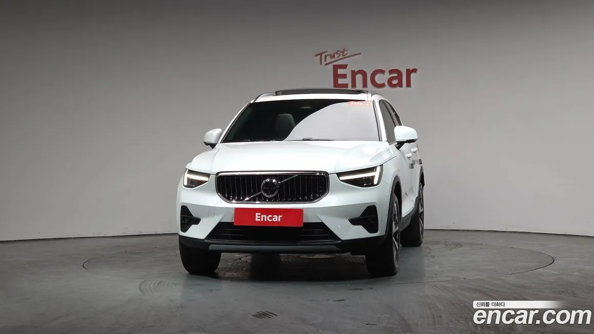 Volvo XC40 — фото 2