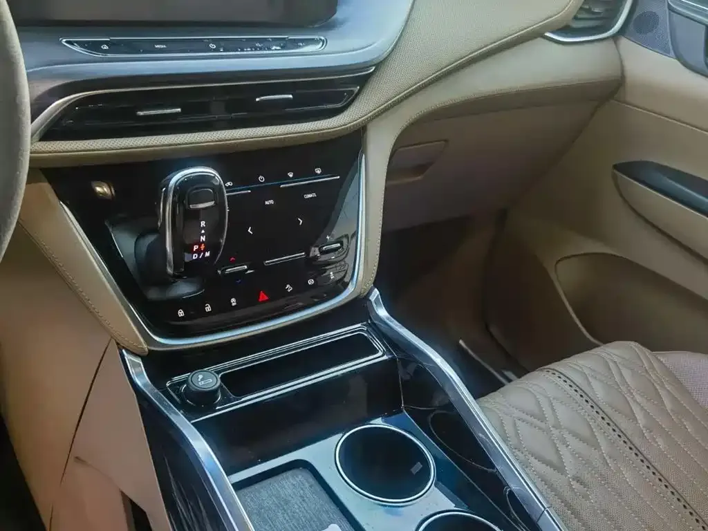 Buick GL8 2021 из CN, фото 10