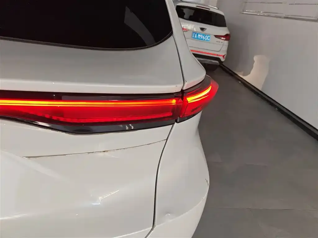 Toyota Venza 2023 из CN, фото 6