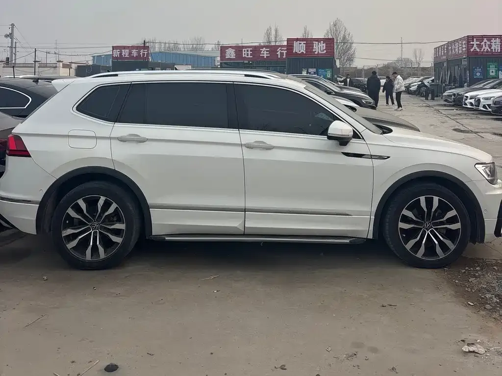 Volkswagen Tiguan L 2021 из CN, фото 5
