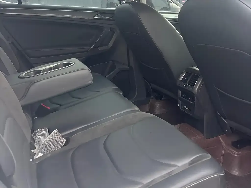 Volkswagen Tiguan L 2021 из CN, фото 2