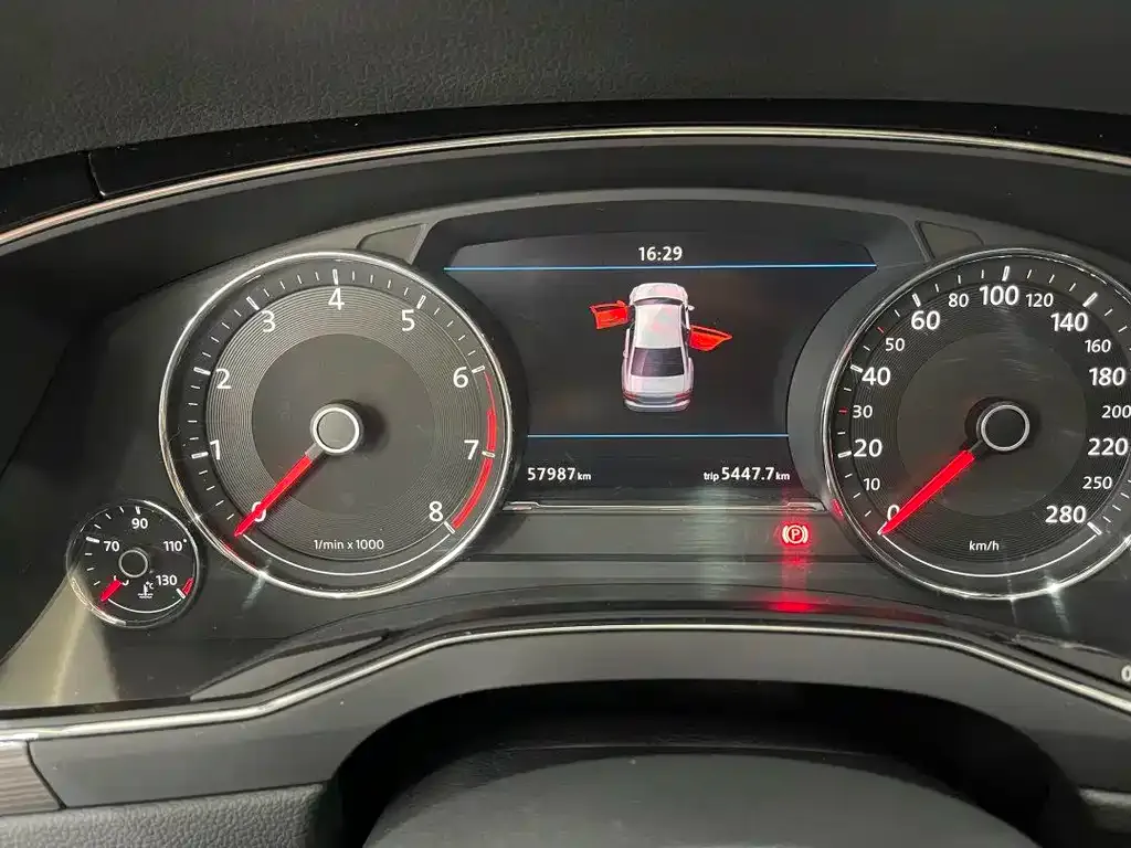 Volkswagen Phideon 2021 из CN, фото 8