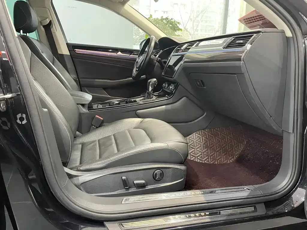 Volkswagen Phideon 2021 из CN, фото 10