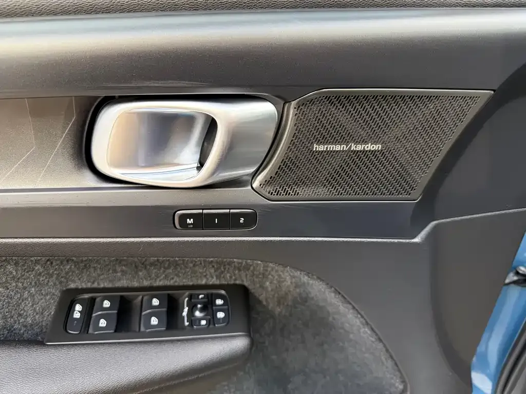 Volvo C40 2023 из CN, фото 4