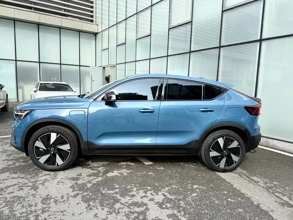 Volvo C40 2023 из CN, фото 3
