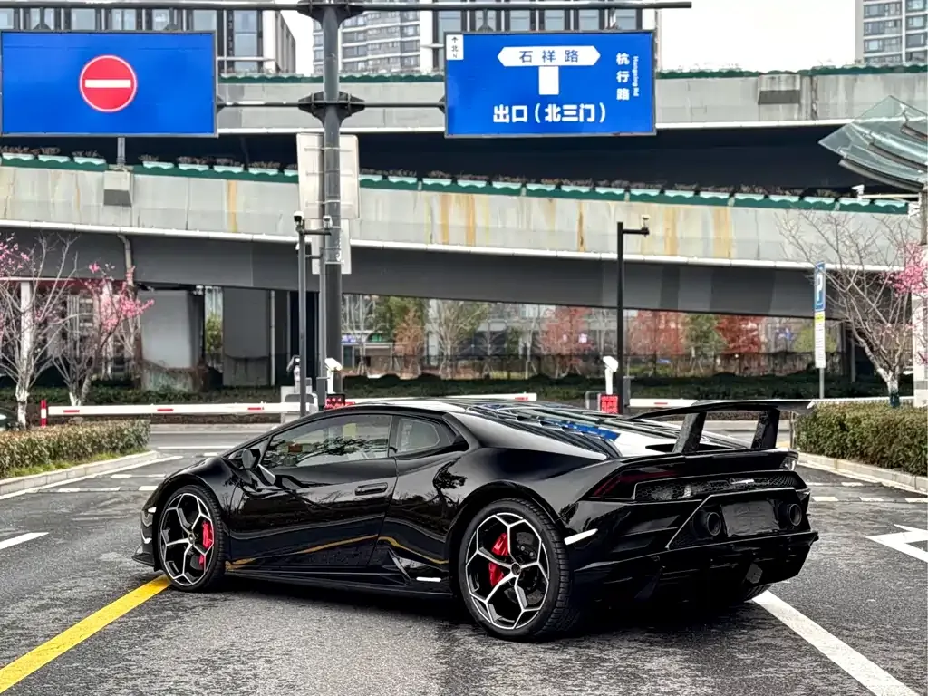 Lamborghini Huracan 2022 из CN, фото 8