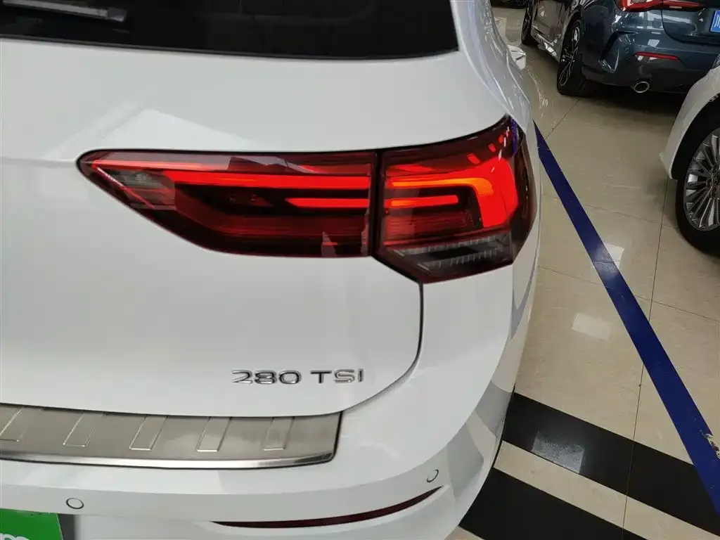 Volkswagen Golf 2021 из CN, фото 2