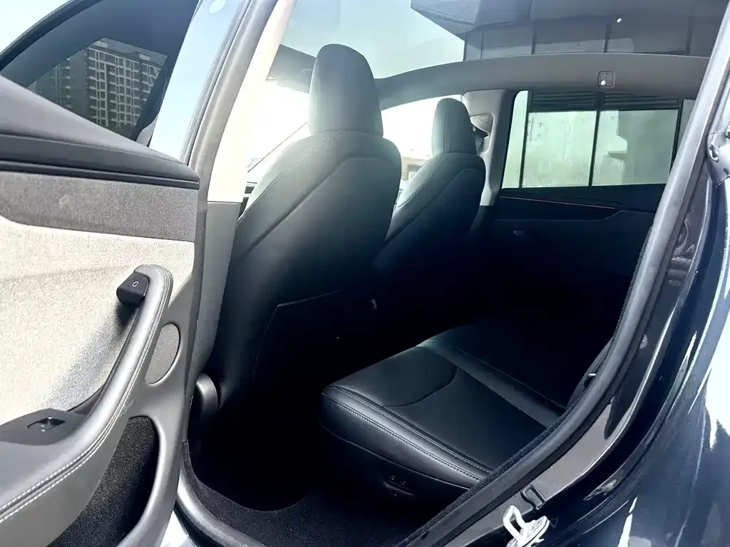 Tesla Model Y 2025 из CN, фото 9