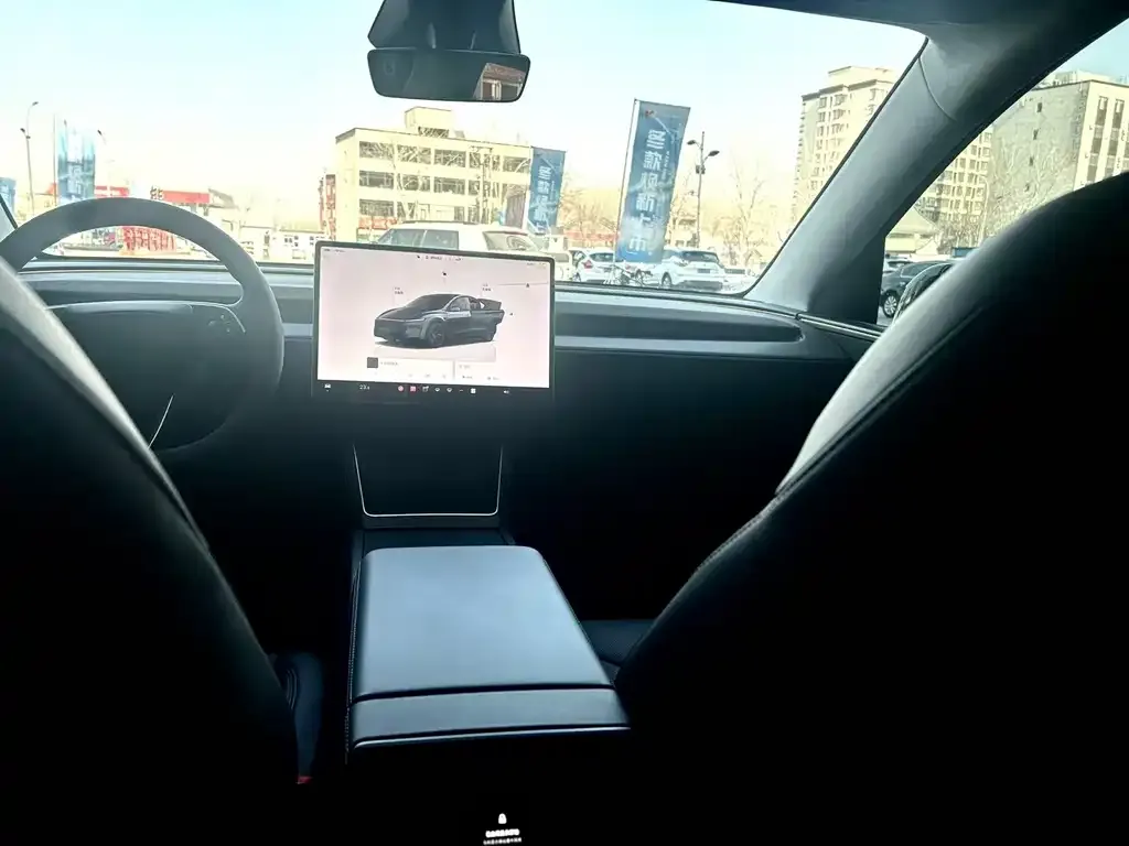 Tesla Model Y 2025 из CN, фото 2