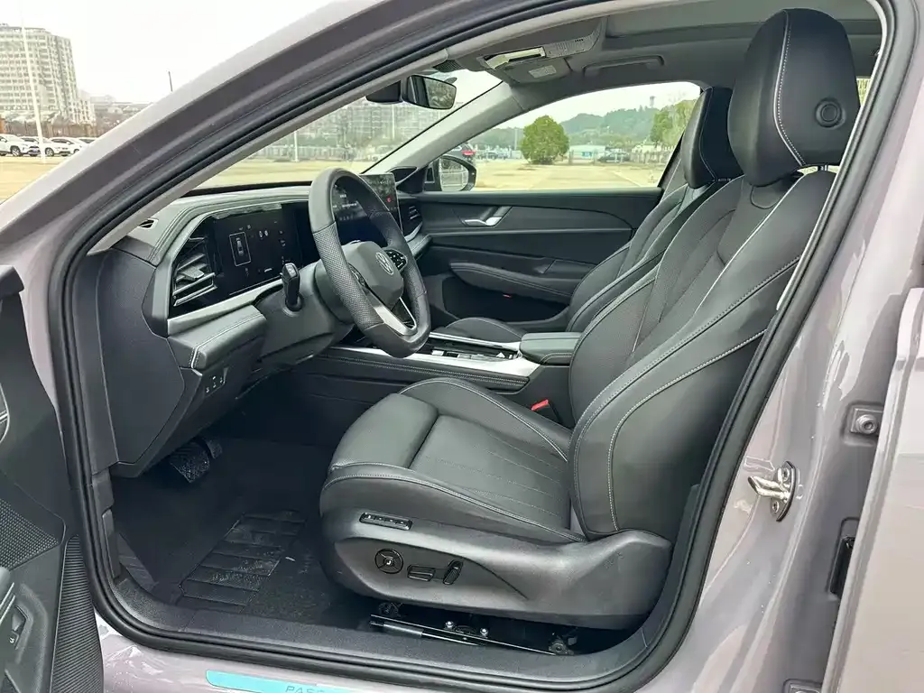 Volkswagen Passat 2024 из CN, фото 3