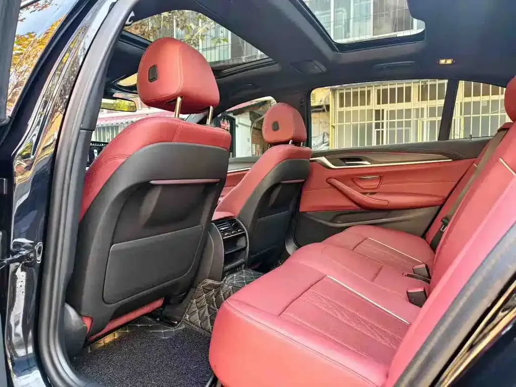 BMW 5 Series 2023 из CN, фото 2