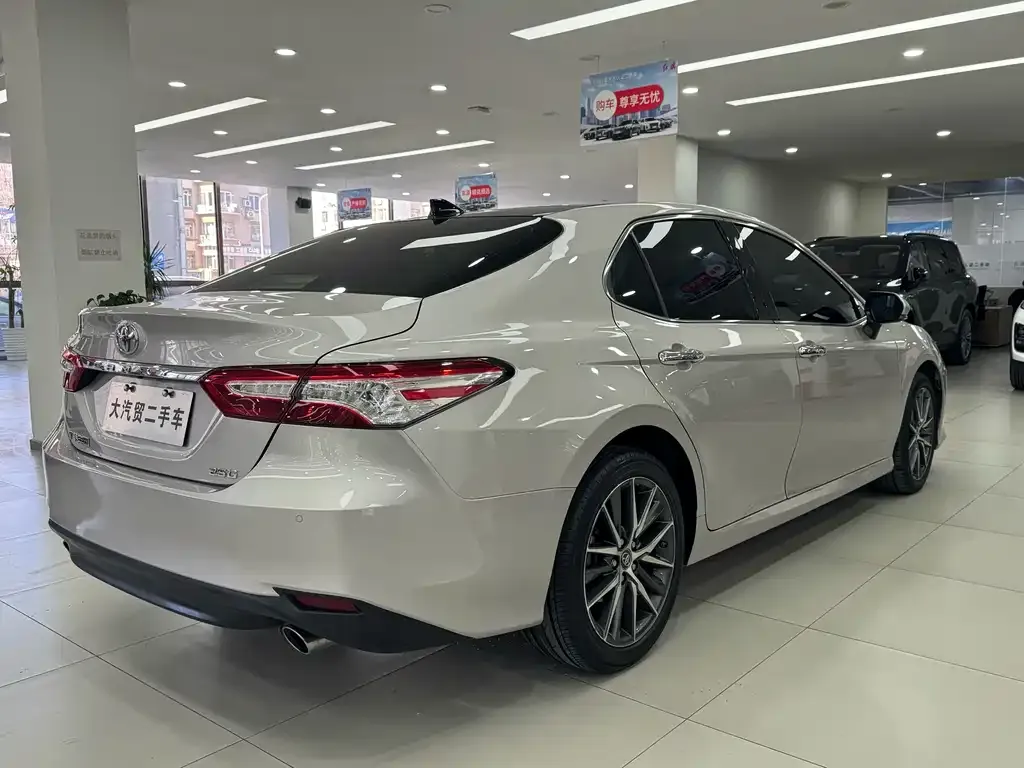 Toyota Camry 2021 из CN, фото 7