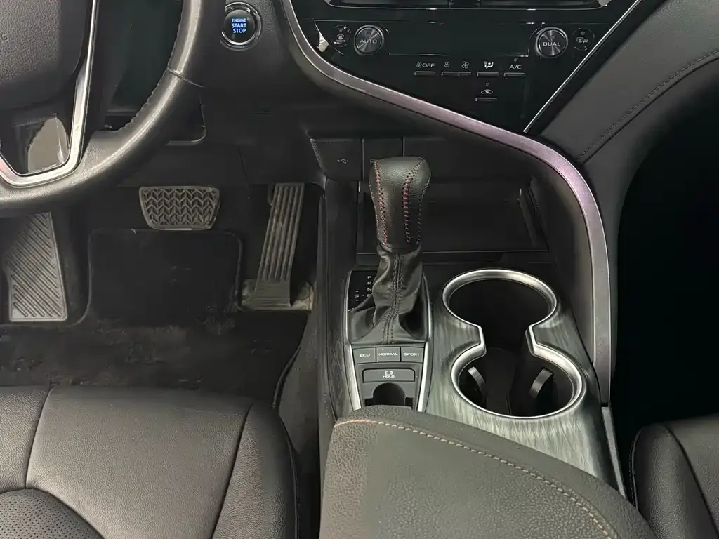 Toyota Camry 2021 из CN, фото 8