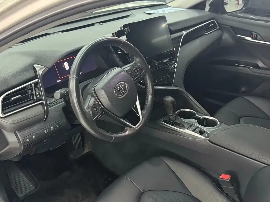 Toyota Camry 2021 из CN, фото 2