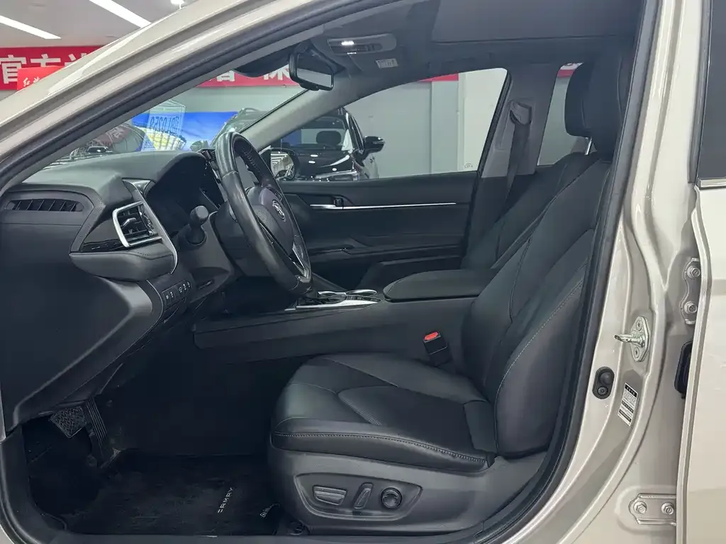Toyota Camry 2021 из CN, фото 6