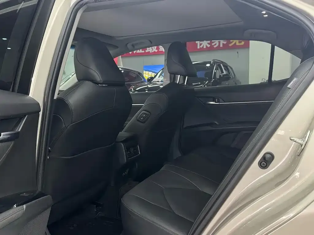 Toyota Camry 2021 из CN, фото 5