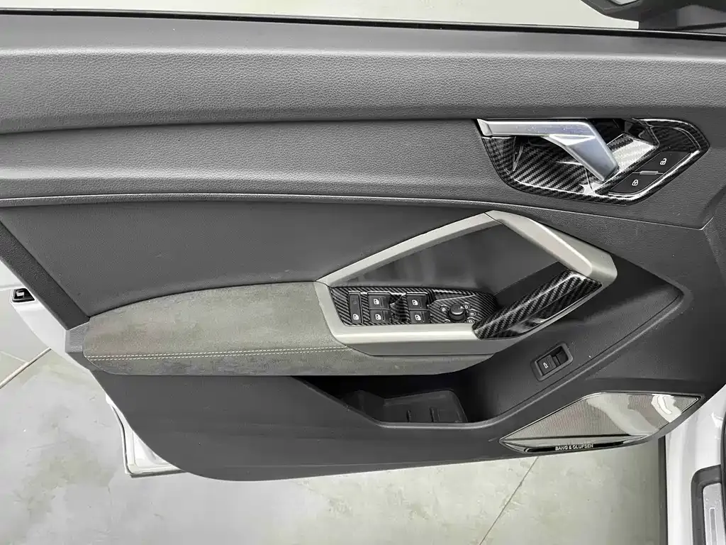 Audi Q3 2021 из CN, фото 9